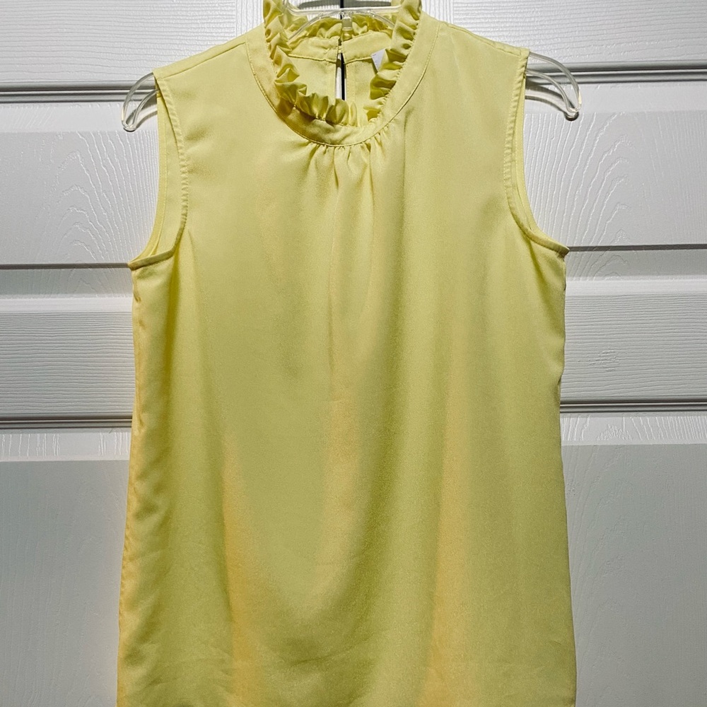 CUTE CALVIN KLEIN YELLOW RUFFED NECK TOP YOU ARE GOING TO LOVE. LIKE NEW & CUTE. - Picture 3 of 12